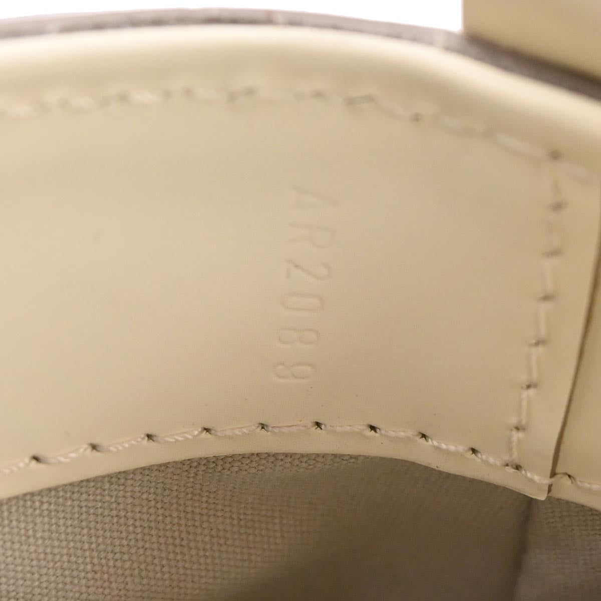 Louis Vuitton Ivory Epi Bagatelle PM Handbag M4023J