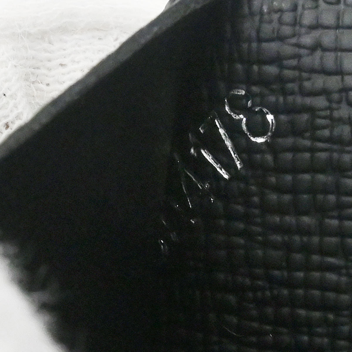 Louis Vuitton Taiga Envelope Carte de Visite NM Cardholder M64595 Small Good