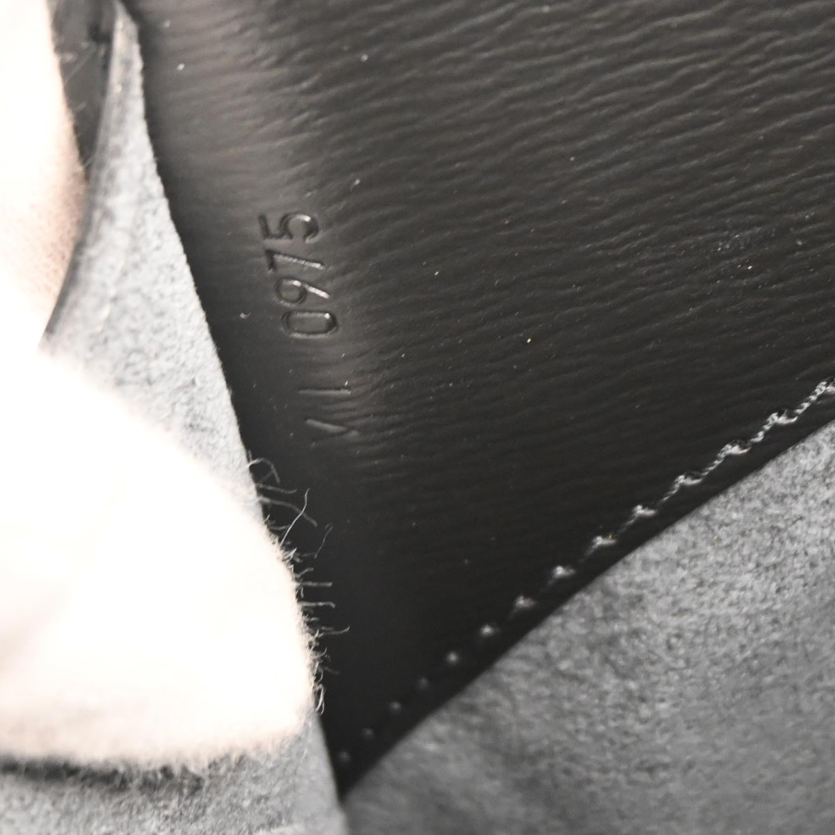 Louis Vuitton Black Epi Cluny Shoulder Bag M52252