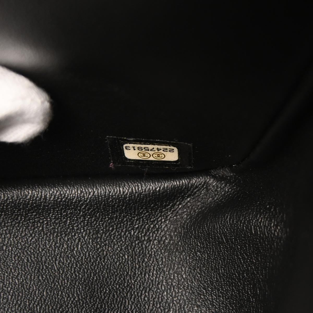 Chanel 2016-2017 Black Caviar Skin Chevron Jumbo Classic Double Flap Shoulder Bag