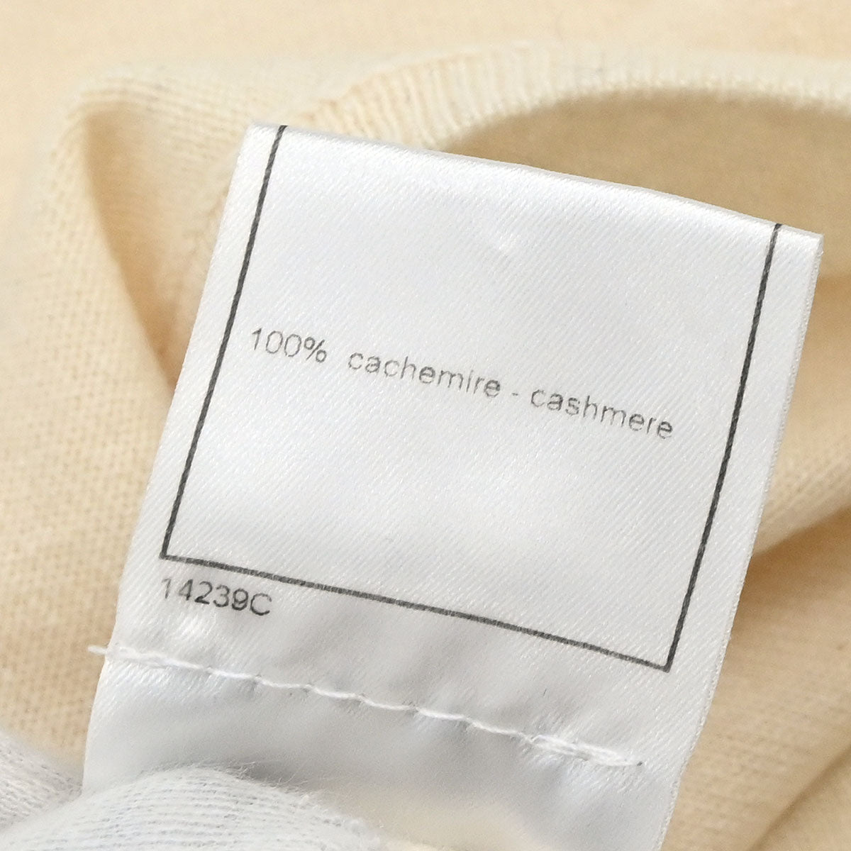Chanel 2002 Sleeveless Knit Top Ivory #38