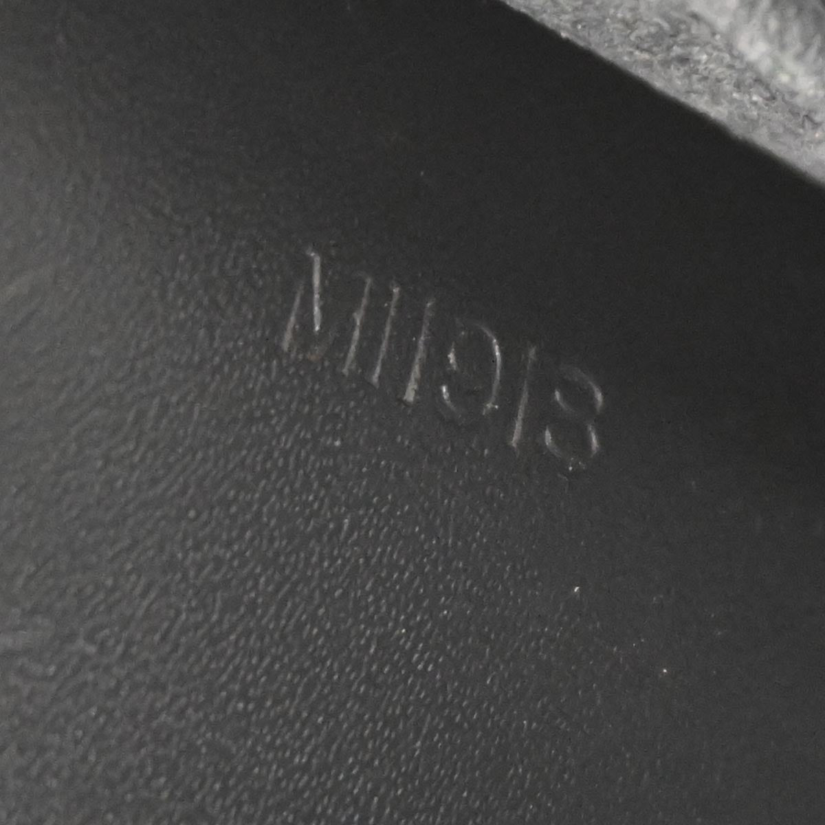 Louis Vuitton 1998 Black Epi Pont Neuf Handbag M52052