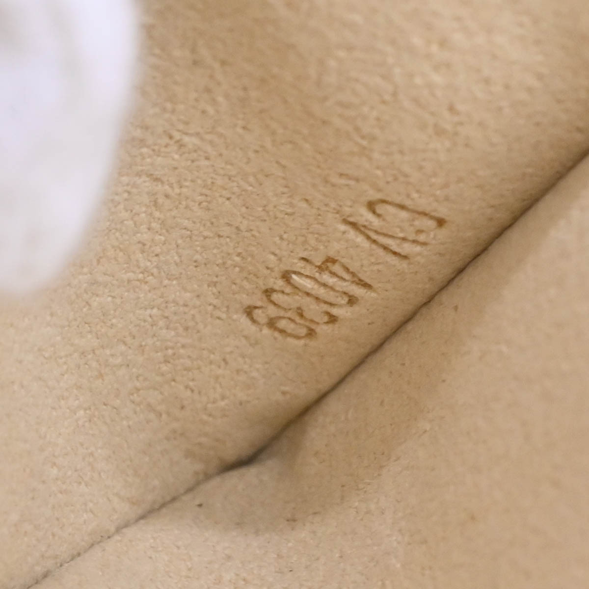 Louis Vuitton Monogram Pochette Beverly Handbag M40122