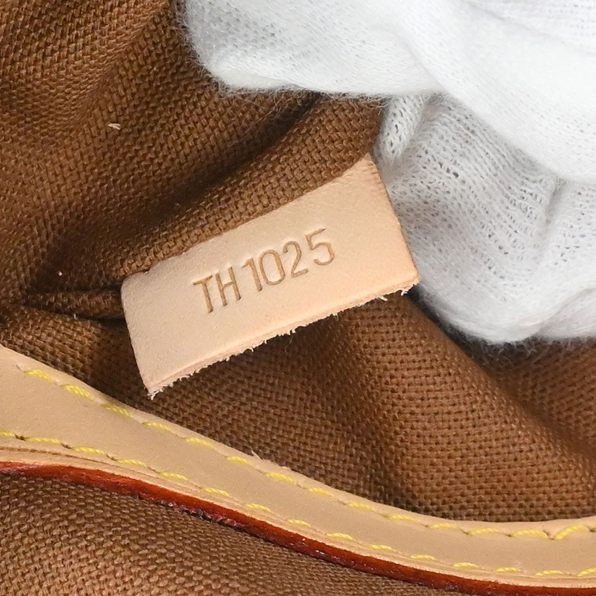 Louis Vuitton 2005 Monogram Carryall Duffle Bag M40074