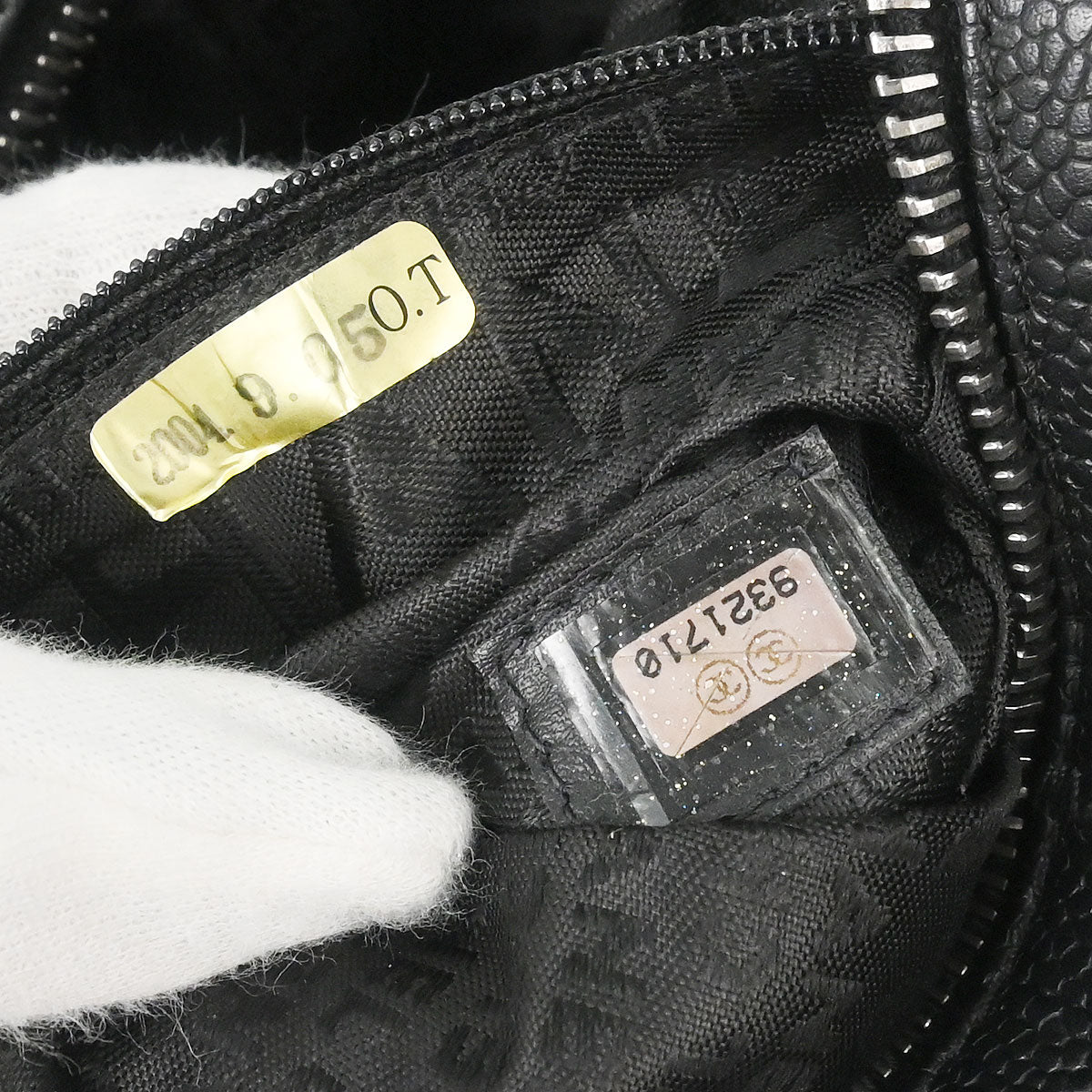 Chanel 2005-2006 Black Caviar Skin Choco Bar Handbag