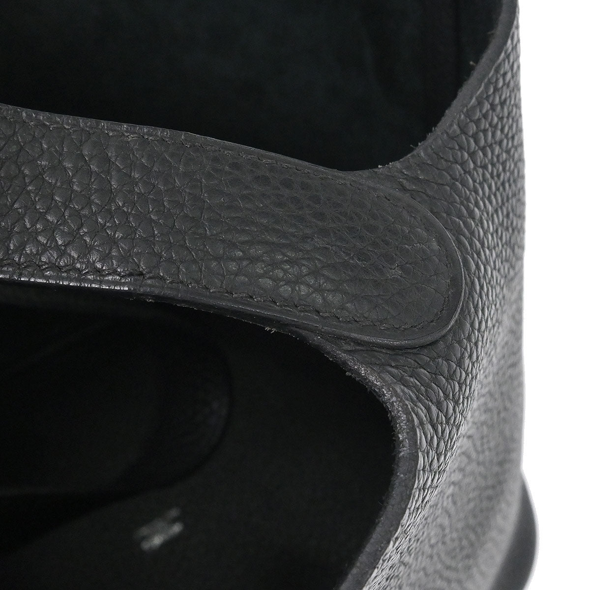 Hermes Black Taurillon Clemence Picotin 22 MM Handbag