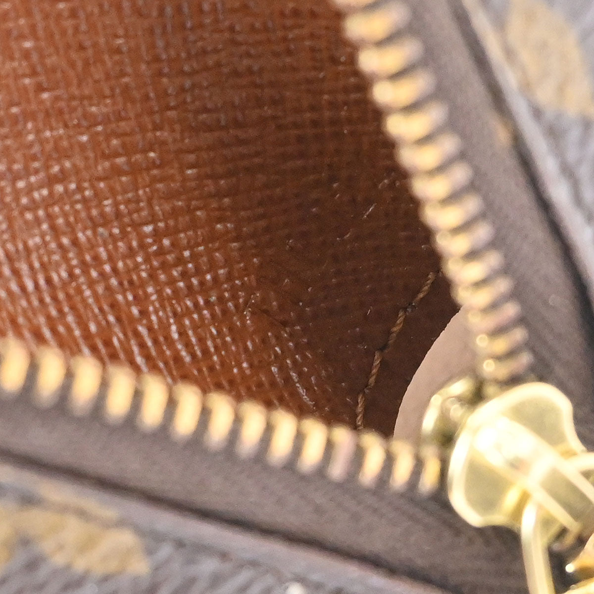 Louis Vuitton Monogram Trousse Demi Ronde Cosmetic Pouch M47520