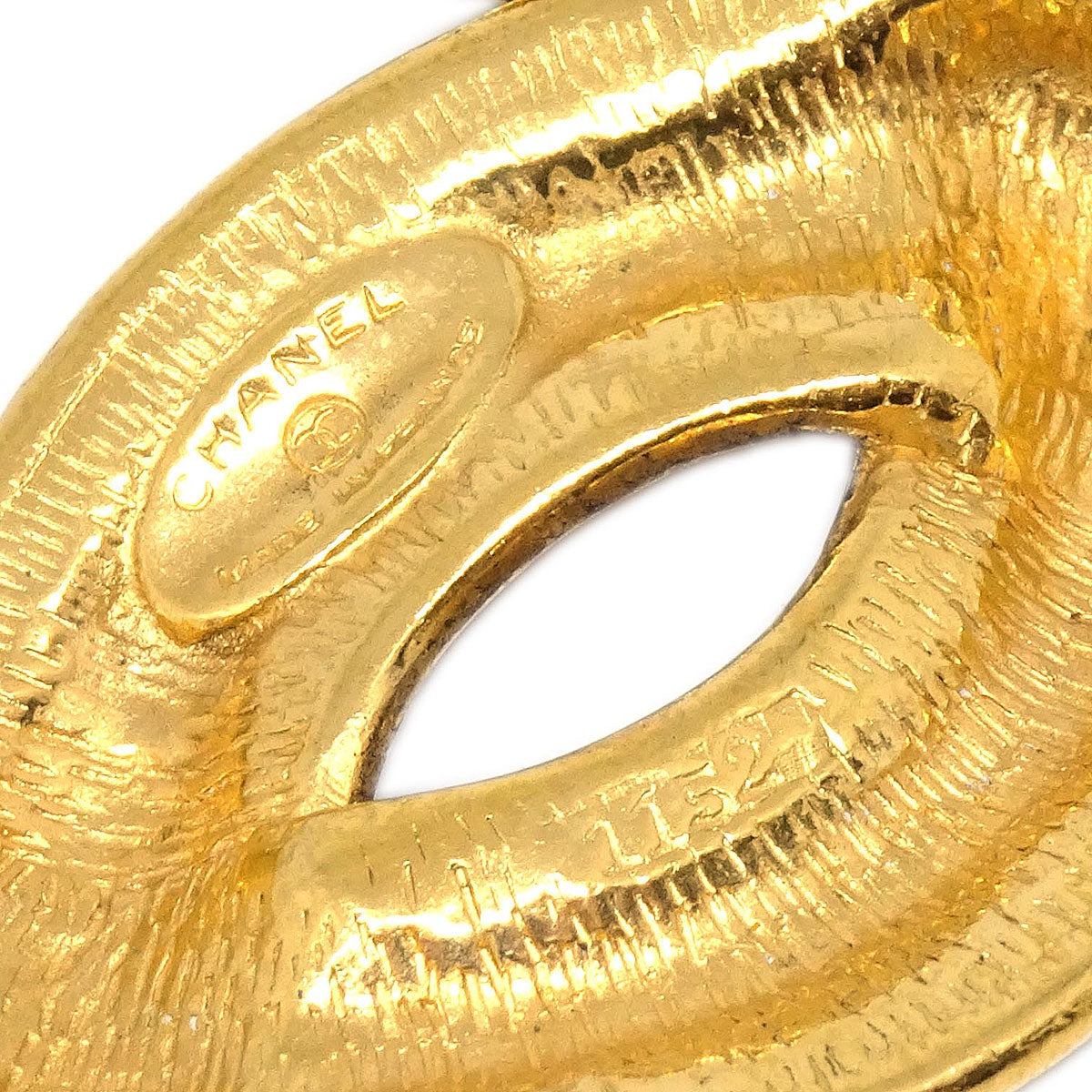 Chanel Quilted CC Brooch Pin Large Gold 1152