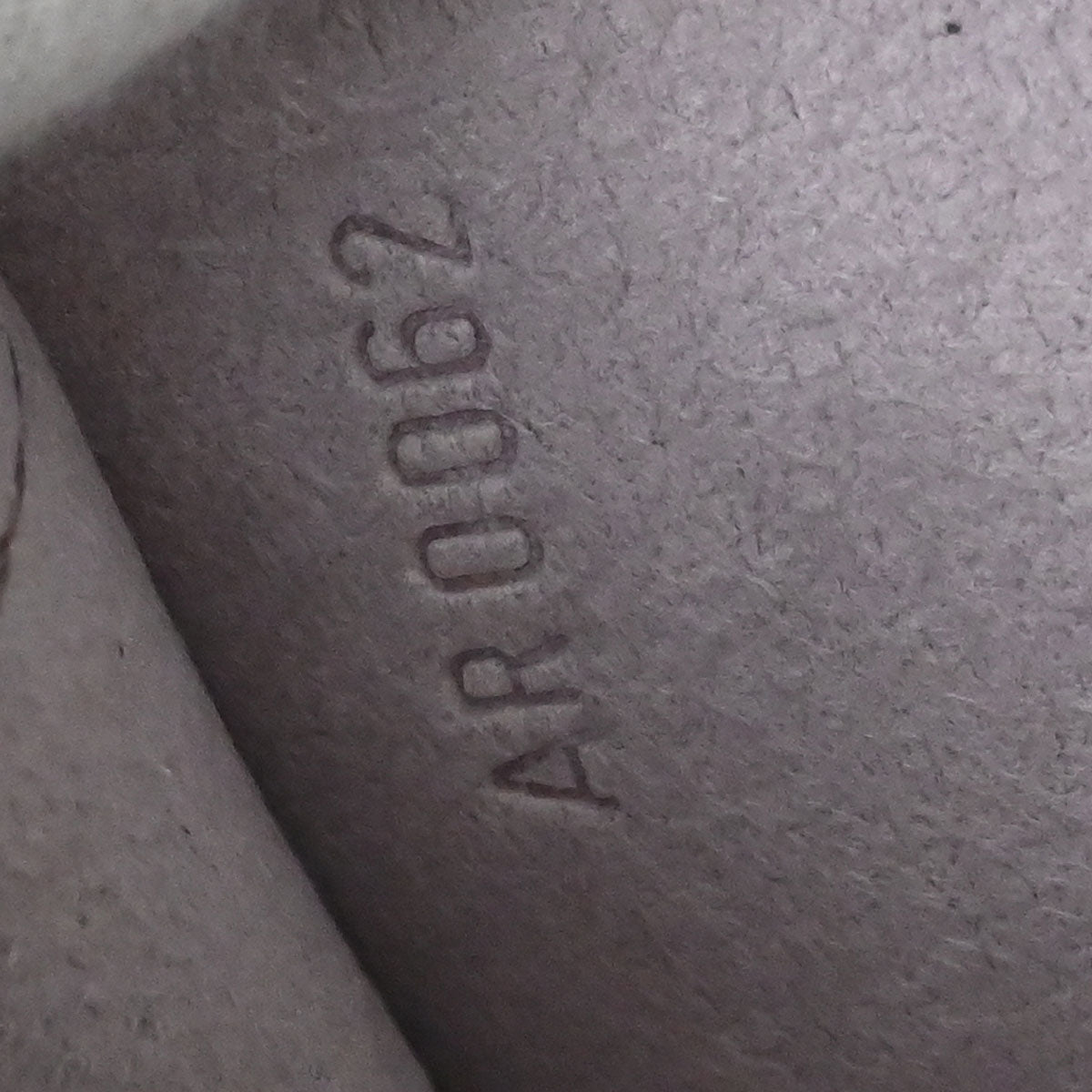 Louis Vuitton 2002 Purple Epi Pochette Accessoires 24 Handbag M5294B