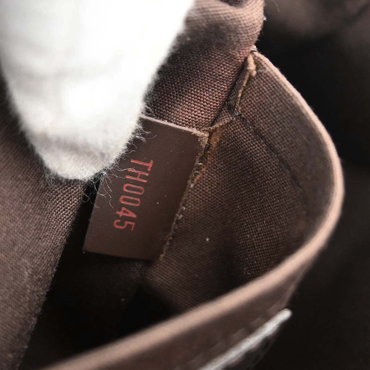 Louis Vuitton 2005 Brown Epi Mandara PM Handbag M5893D