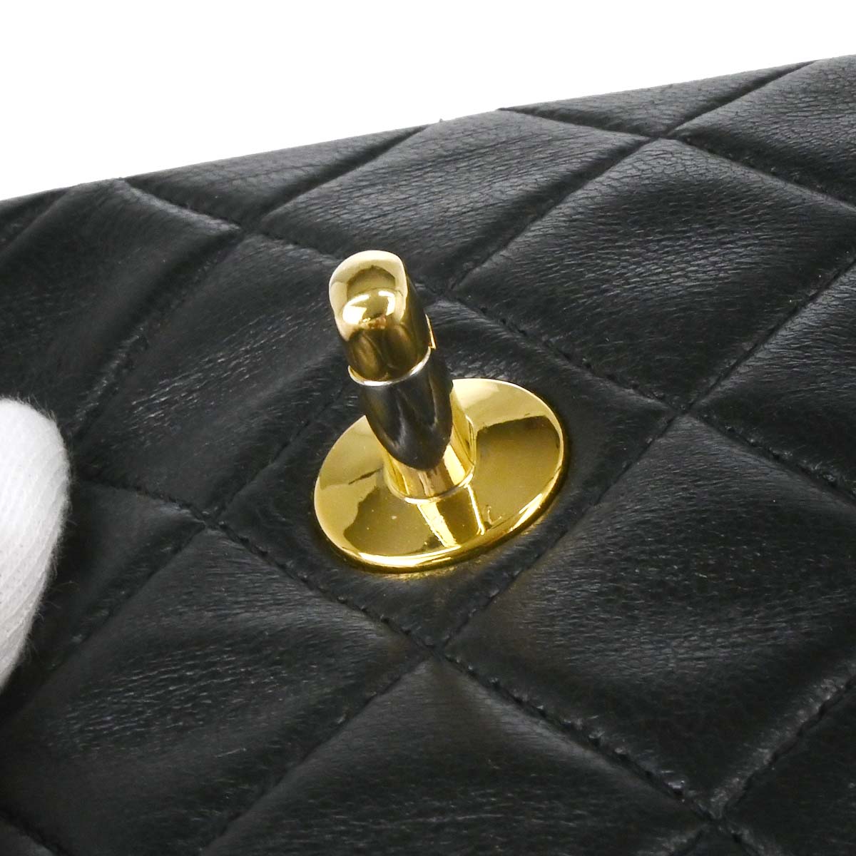 Chanel 1997-1999 Black Lambskin Classic Square Flap Shoulder Bag 20
