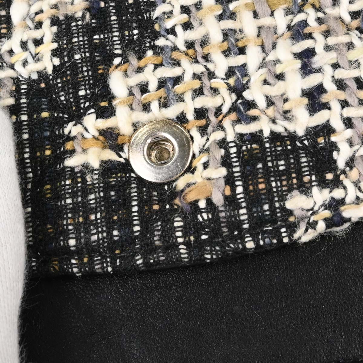 Chanel 2005-2006 Beige Black Tweed Medium Classic Double Flap Shoulder Bag