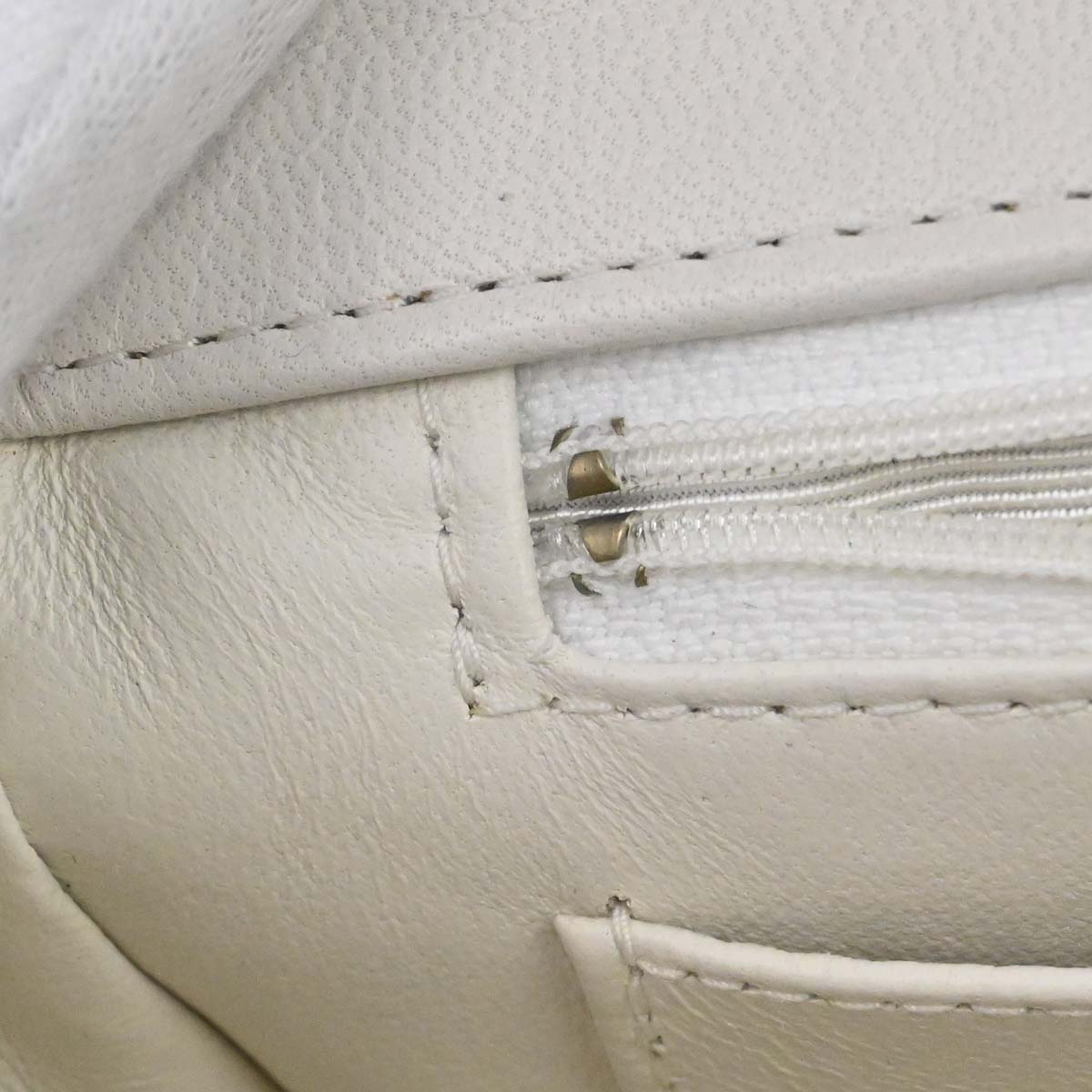 Chanel 1989-1991 White Lambskin Single Flap Chain Shoulder Bag