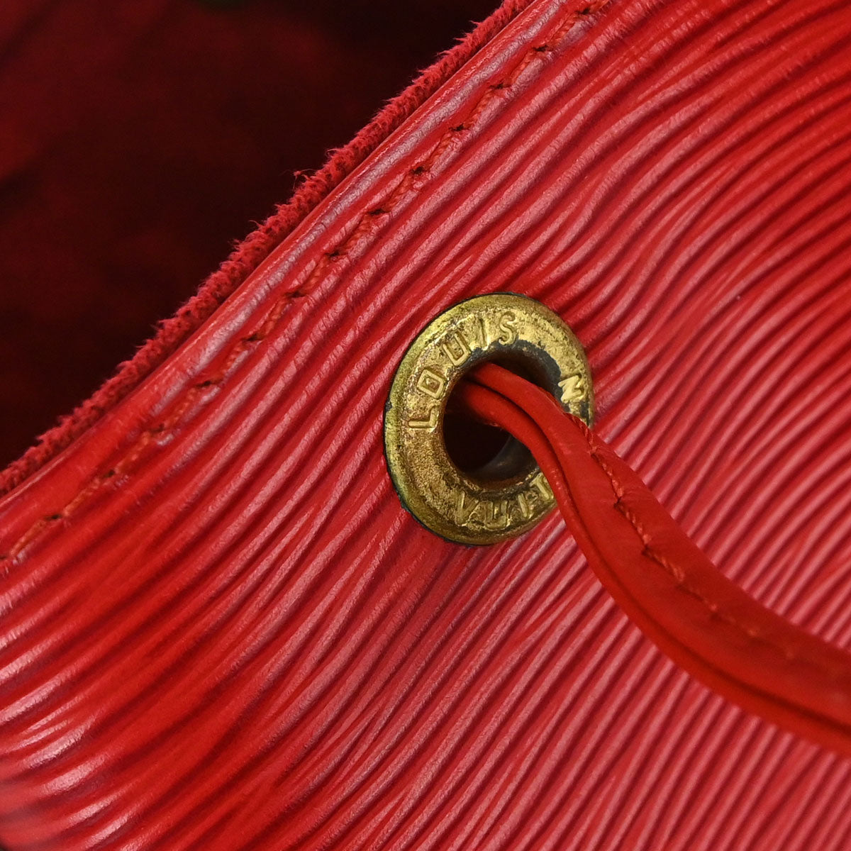 Louis Vuitton 1996 Red Epi Petite Noe Shoulder Bag M44107