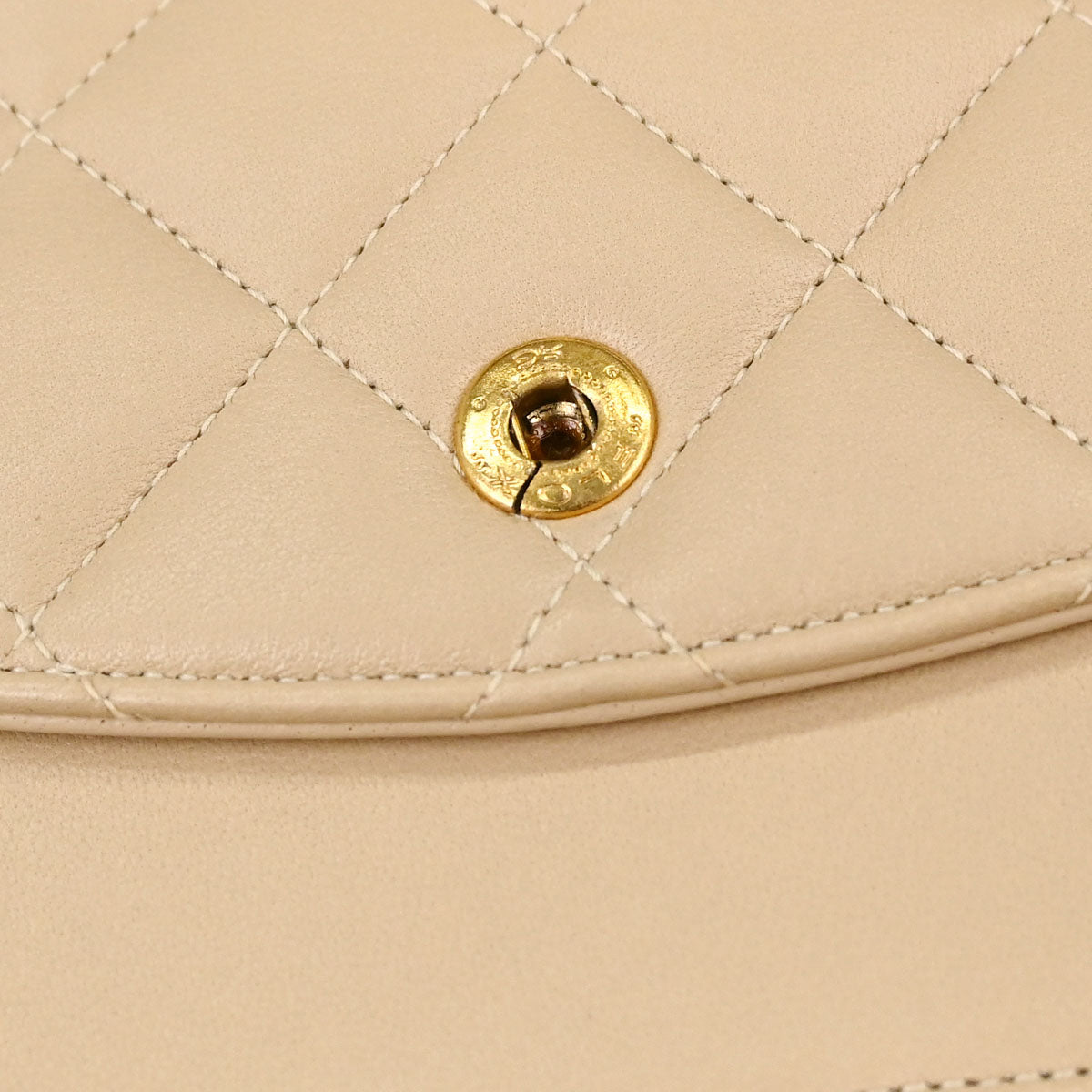 Chanel 1994-1996 Beige Lambskin Medium Classic Double Flap Shoulder Bag