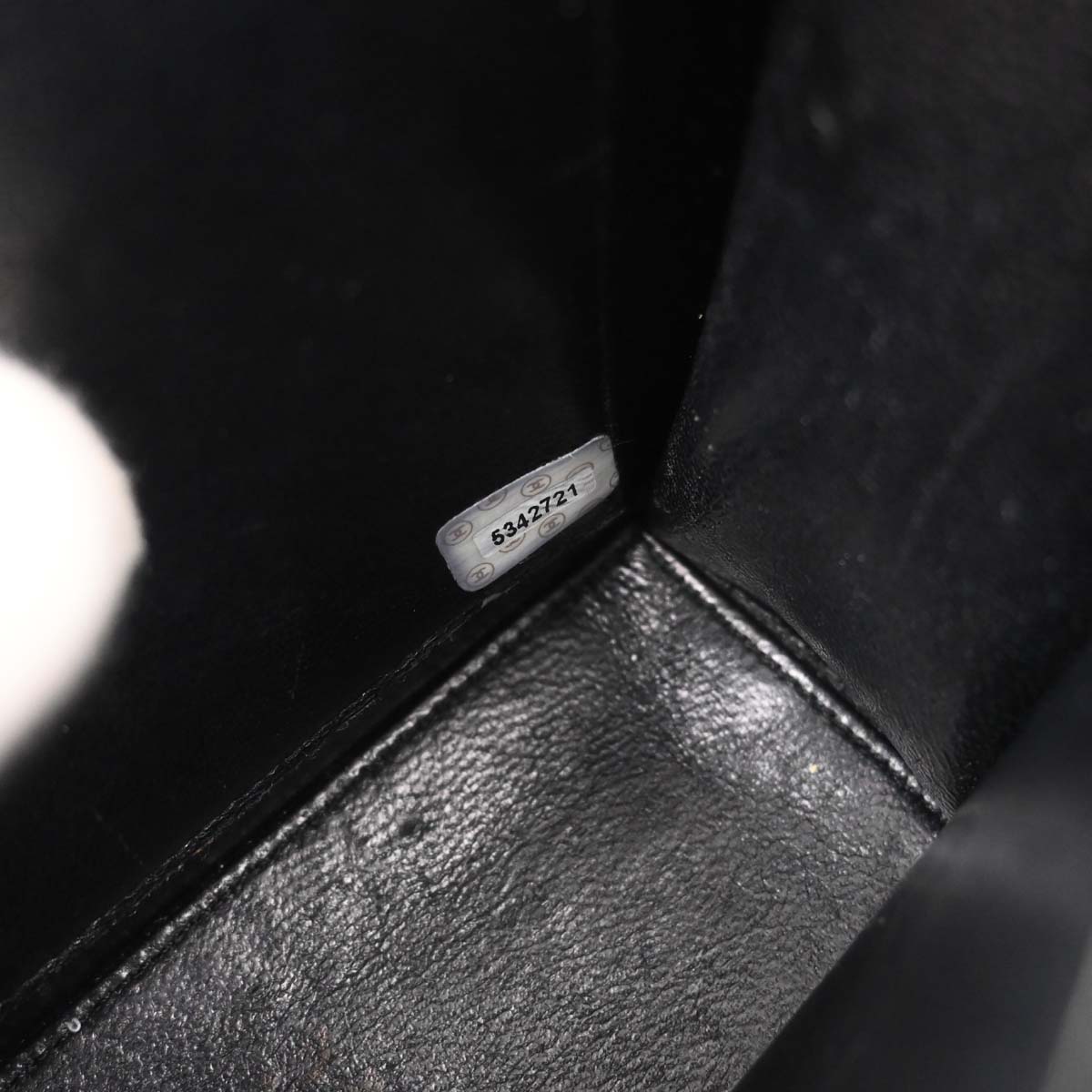 Chanel 1997-1999 Black Caviar Skin Chain Handbag