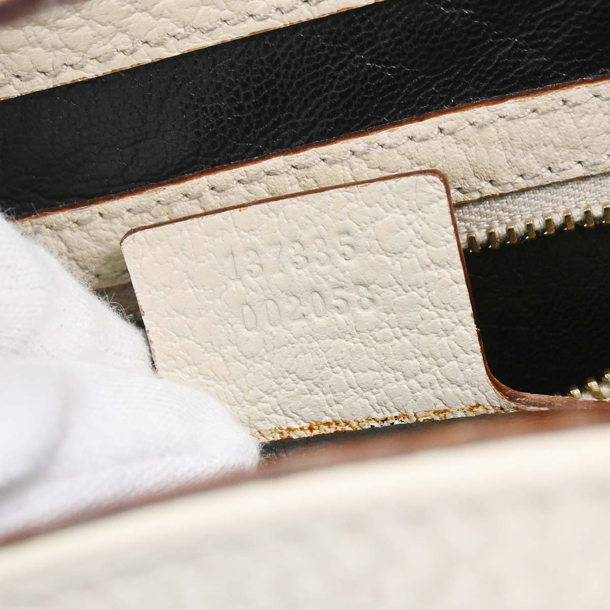 Gucci Ivory Leather Jackie Handbag
