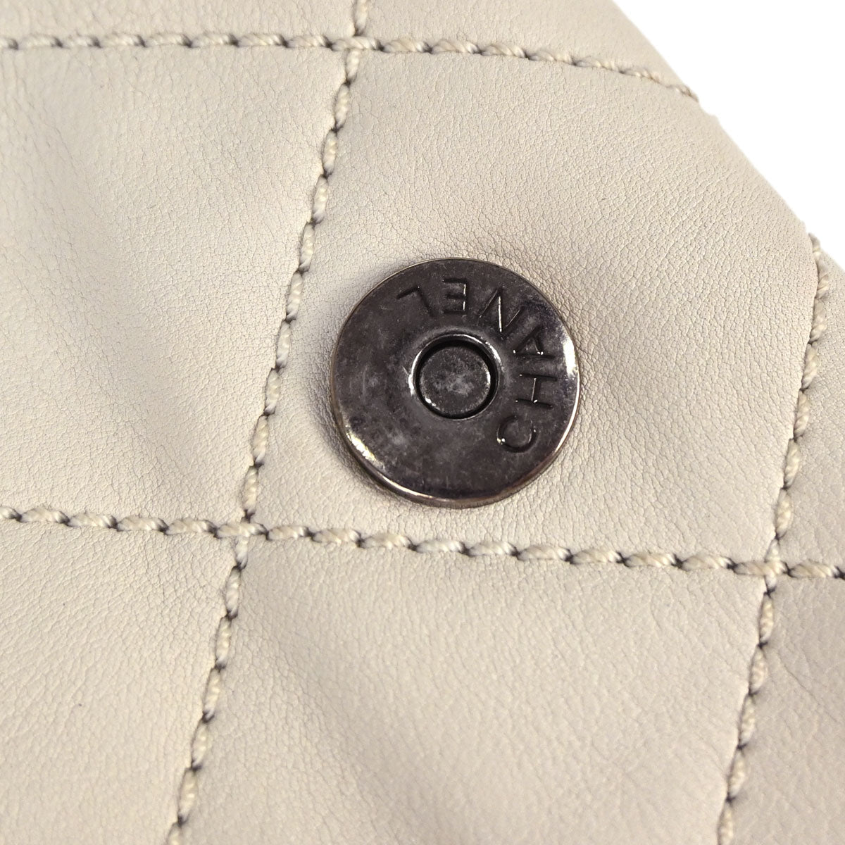 Chanel 2006-2008 Ivory Calfskin Modern Chain Flap Bag Handbag