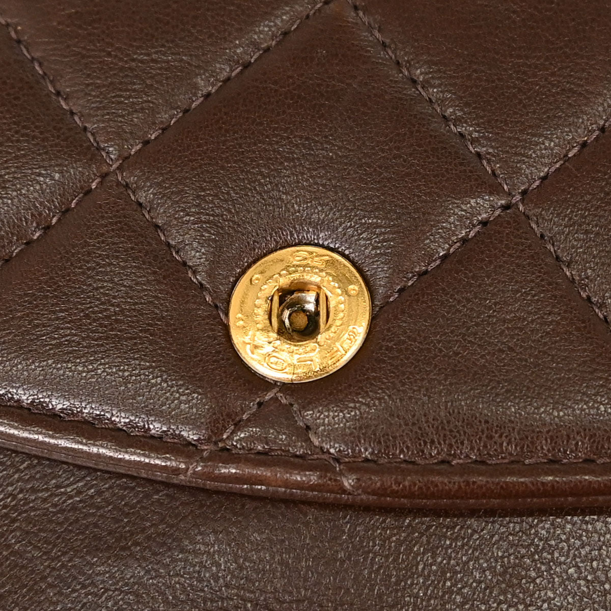 Chanel 1997-1999 Brown Lambskin Medium Classic Double Flap Shoulder Bag