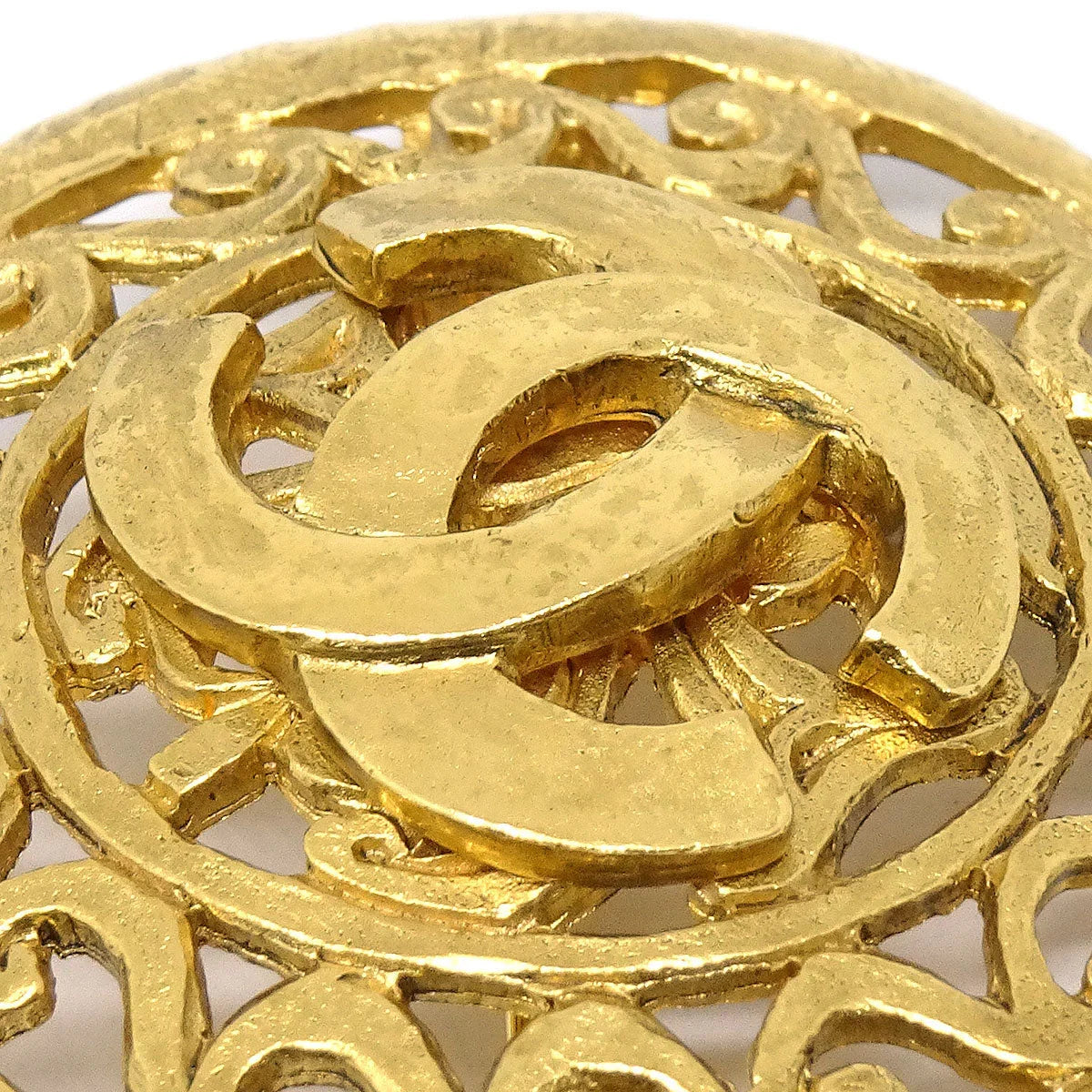 Chanel 1995 Fretwork Paisley Brooch Gold 95A