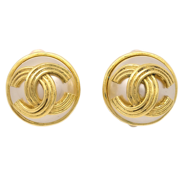 Chanel Gold Button Artificial Pearl Earrings Clip-On 94A