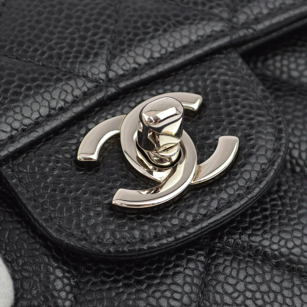 Chanel 2000-2001 Black Caviar Medium Classic Double Flap Shoulder Bag