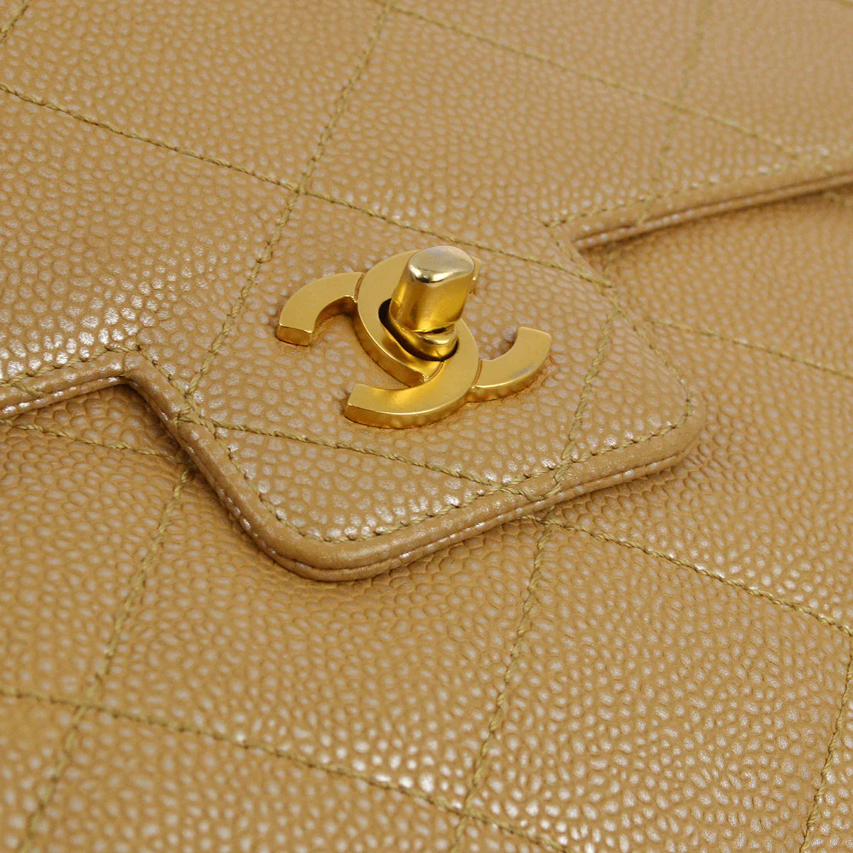 Chanel 2000-2001 Beige Caviar Chain Shoulder Bag 25