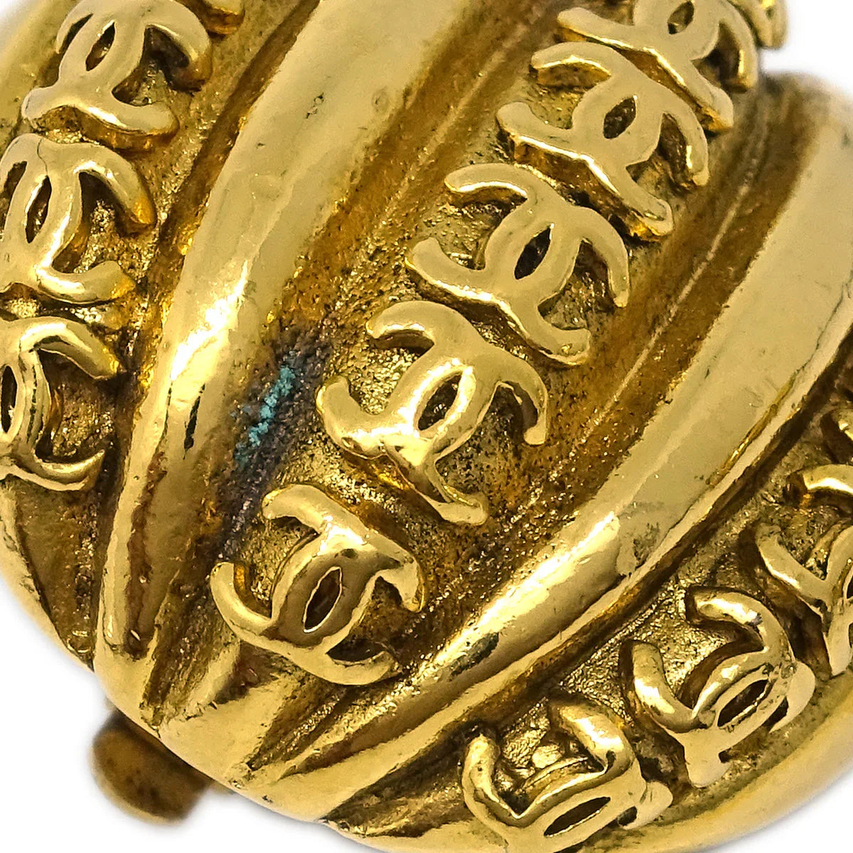 Chanel Button Earrings Clip-On Gold 23
