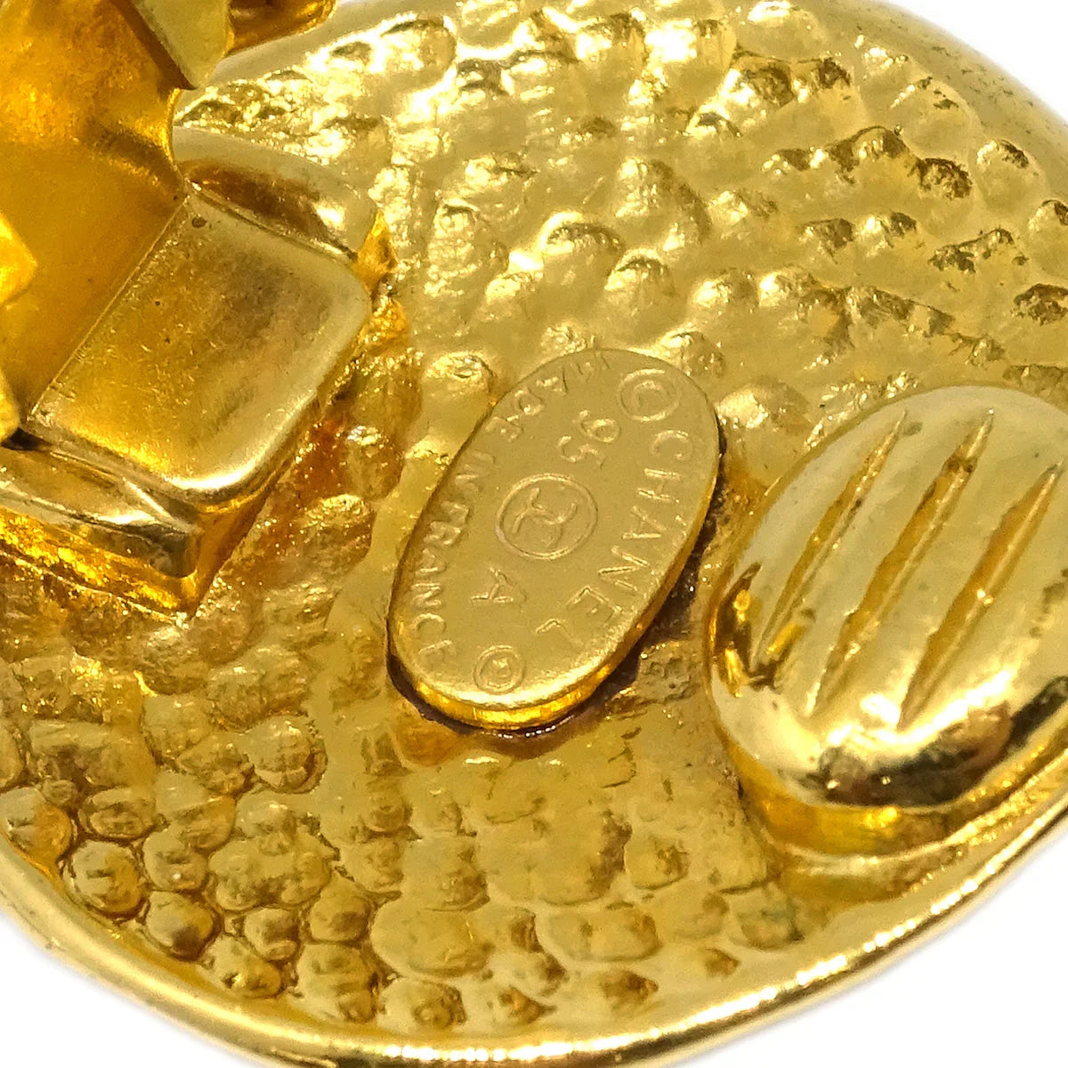 Chanel Button Earrings Clip-On Gold 95A