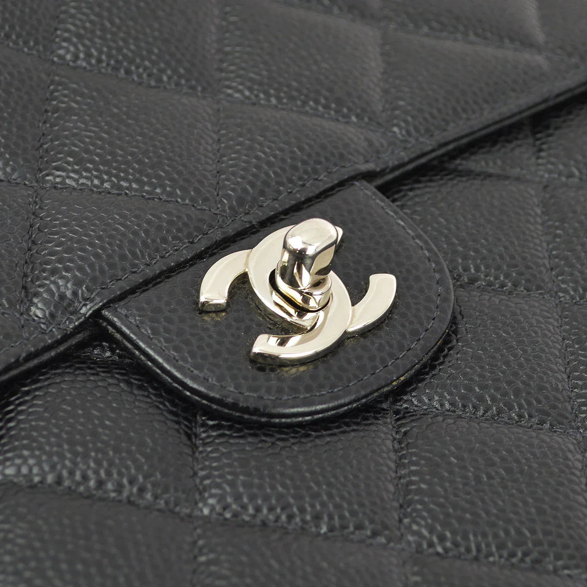 Chanel 2000-2001 Black Caviar Jumbo Classic Flap Shoulder Bag