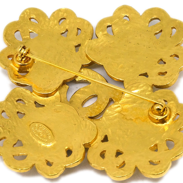 Chanel Stone Brooch Pin Gold Blue 97P – AMORE Vintage Tokyo Chanel Stone Brooch Pin Gold Blue 97P – AMORE Vintage Tokyo