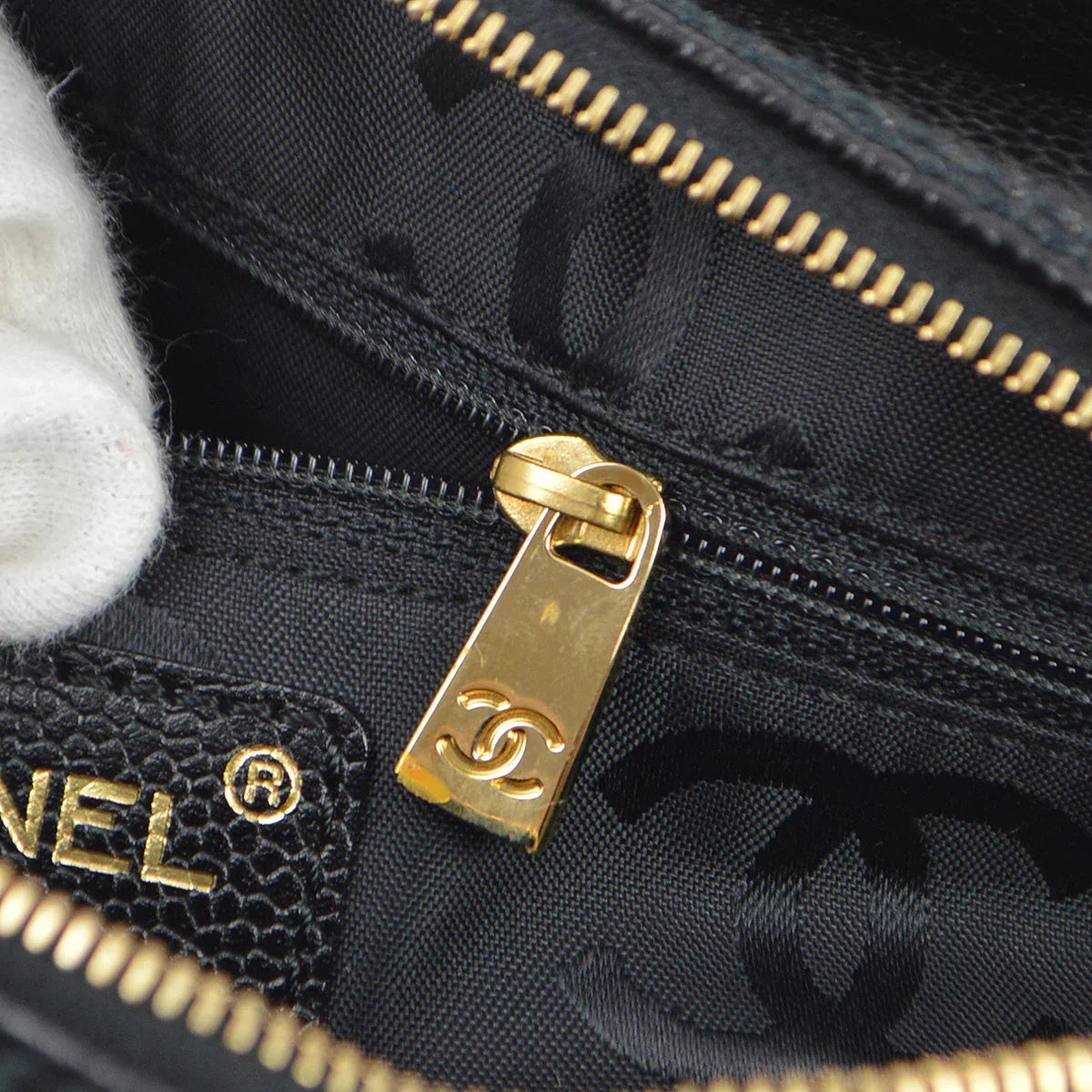 Chanel 2001-2003 Black Caviar Wild Stitch Choco Bar Chain Handbag