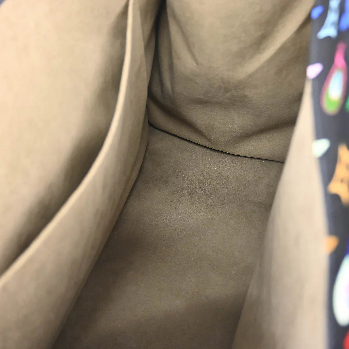 Louis Vuitton * 2003 Eye Love Monogram Sac Gigantic M92056