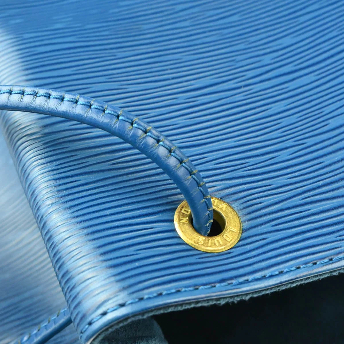 Louis Vuitton 1994 Blue Epi Petite Noe Shoulder Bag M44105