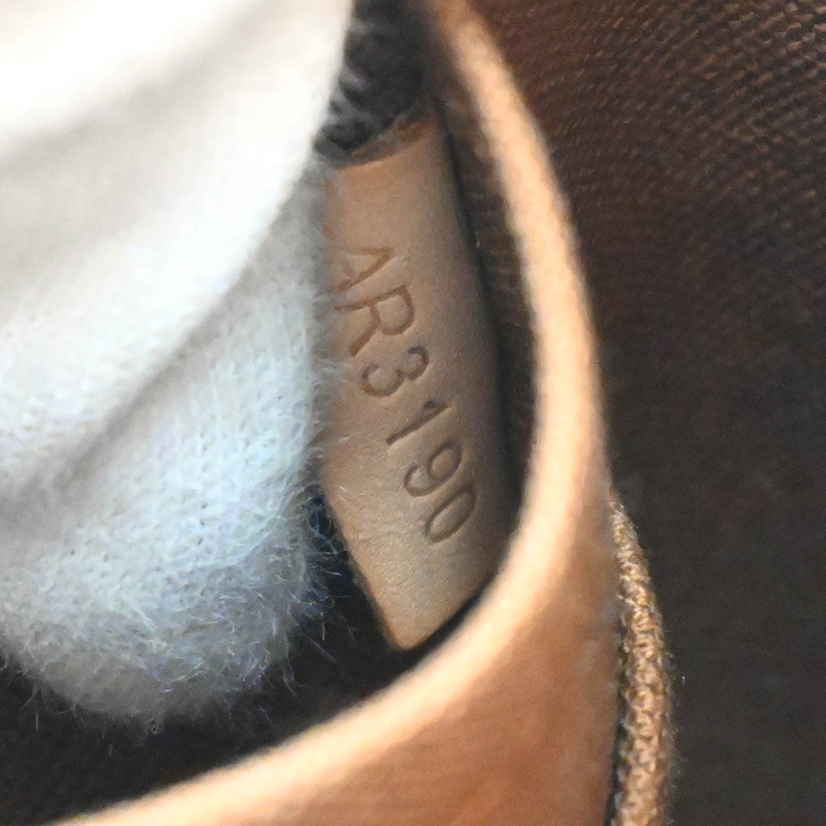 Louis Vuitton 2010 Monogram Trotteur Beaubourg Shoulder Bag M97037