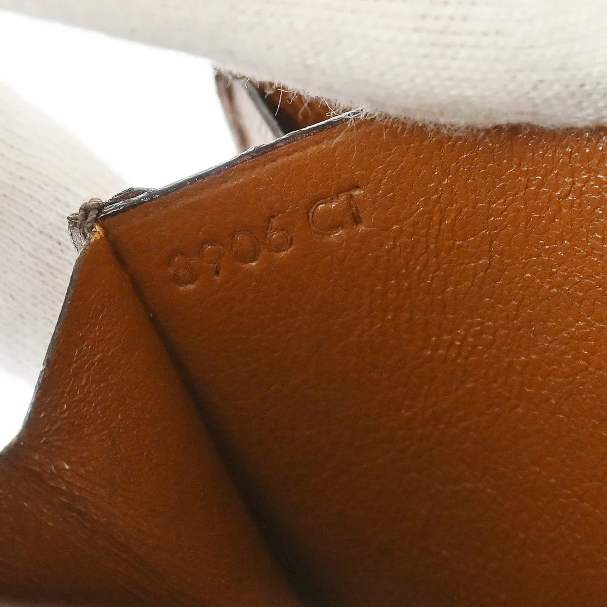 Louis Vuitton 1996 Porte Monnaie Gousset Coin Case Wallet M61970