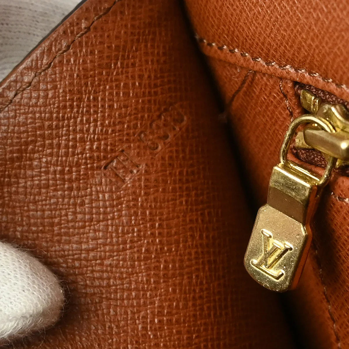 Louis Vuitton 1990 Monogram Pochette Dame PM Clutch M51812