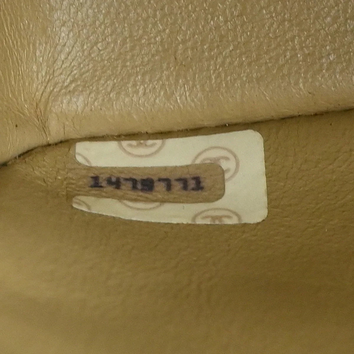 Chanel 1989-1991 Beige Lambskin Turnlock Small Full Flap Shoulder Bag