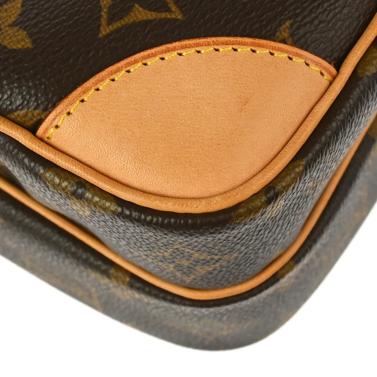 Louis Vuitton 2009 Monogram Amazon Shoulder Bag M45236