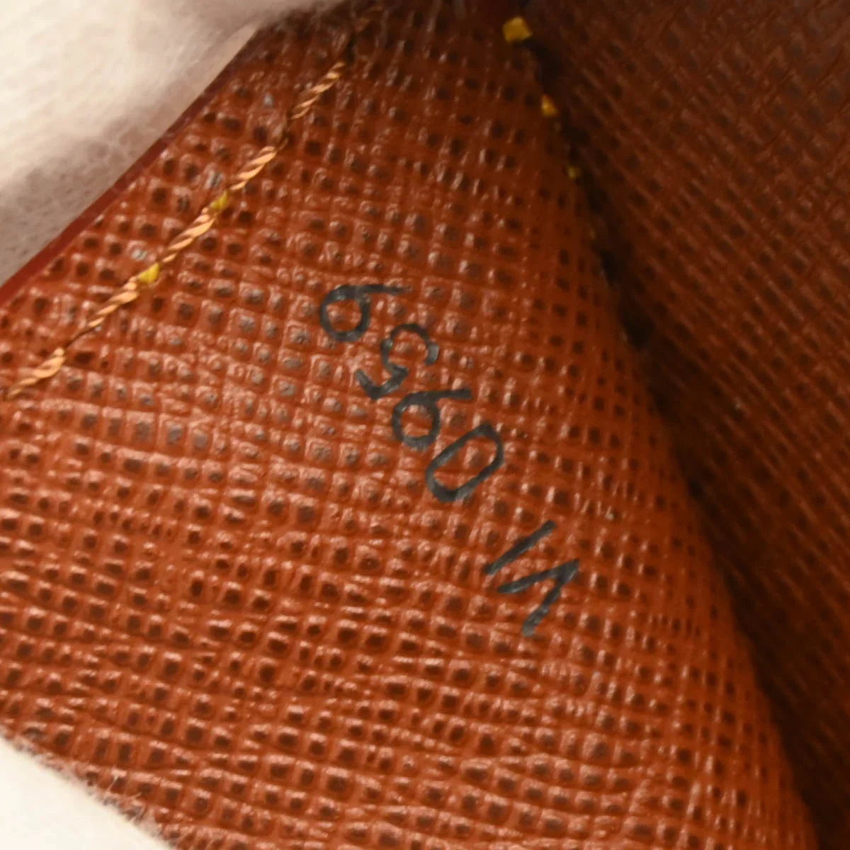 Louis Vuitton 1999 Brown Epi Poche Documents 38 Business Bag M54498