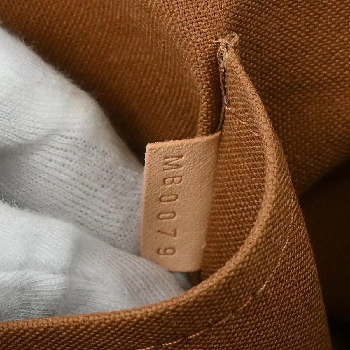 Louis Vuitton 2009 Monogram Tivoli GM Handbag M40144