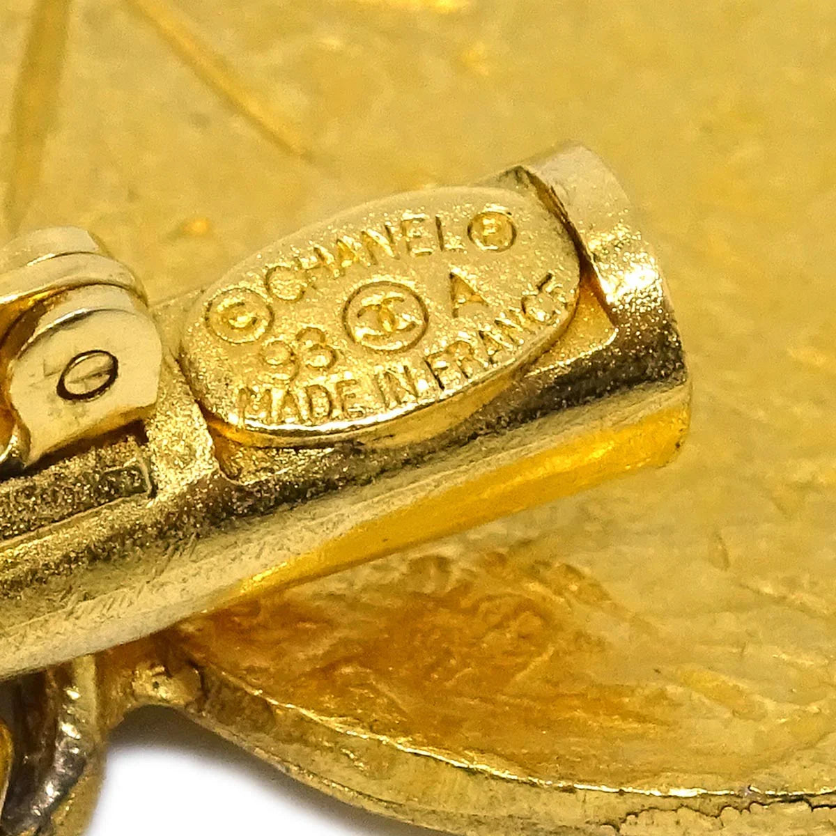 Chanel Bow And Arrow Heart Brooch Pin Gold 93A