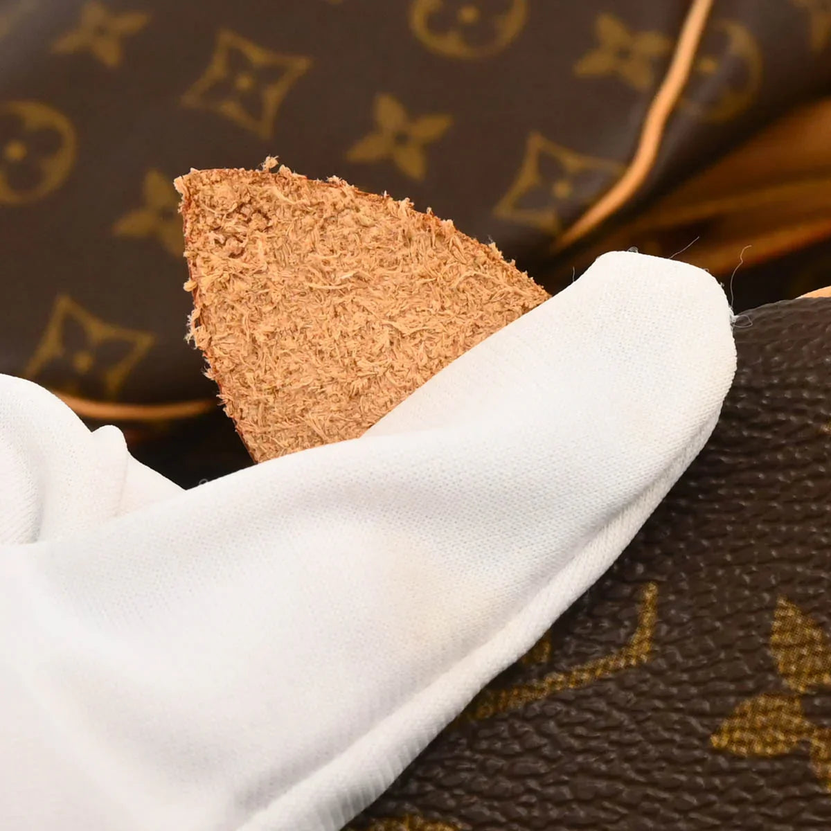 Louis Vuitton 2001 Monogram Keepall 55 Travel Duffle Handbag M41424