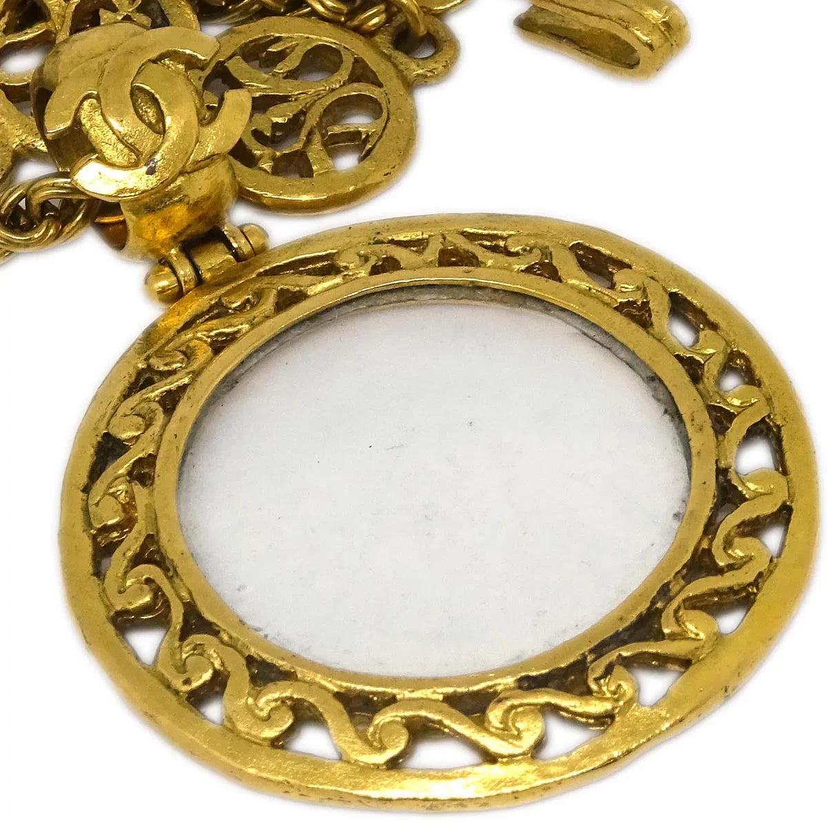 Chanel Loupe Chain Necklace Gold 95A