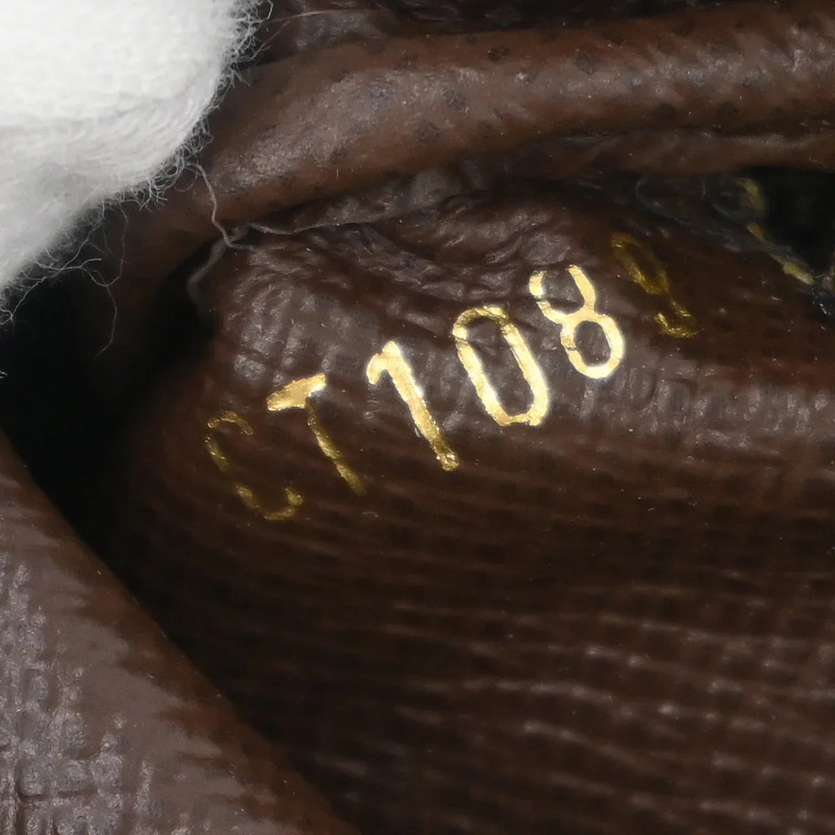 Louis Vuitton 2009 Monogram Mini Lin Pochette Cles Coin Case M95230