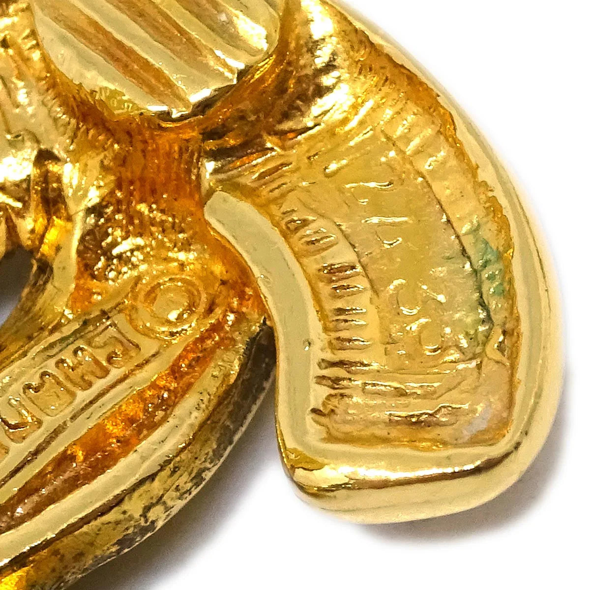 Chanel Gold CC Earrings Clip-On 2433
