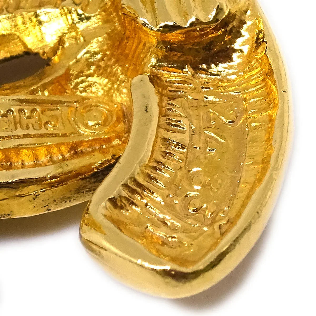 Chanel Gold CC Earrings Clip-On 2433
