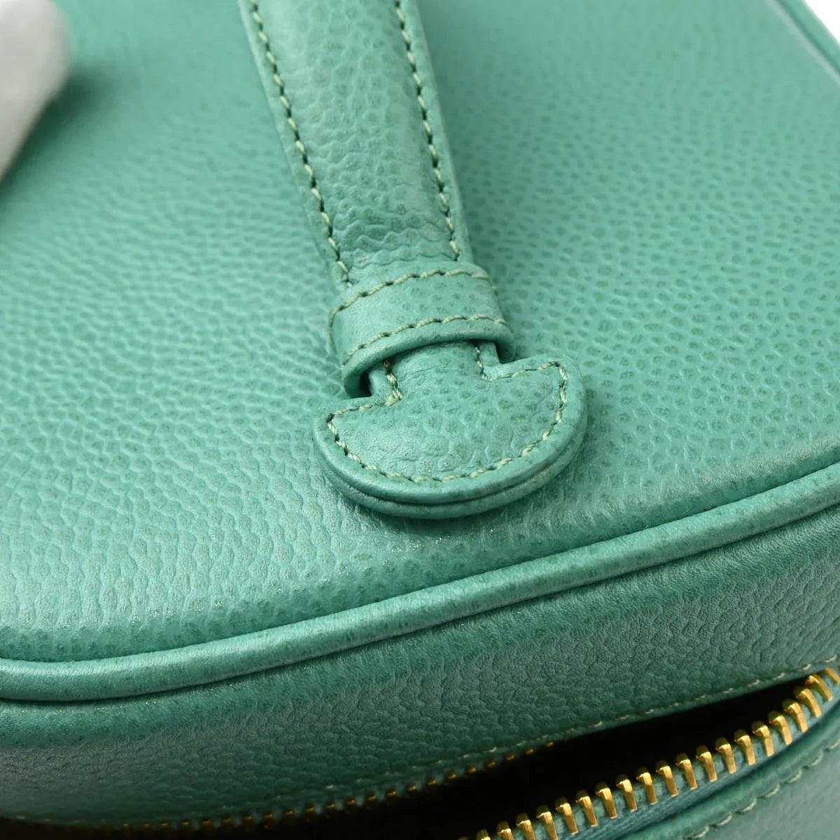 Chanel 1997-1999 Emerald Green Caviar Timeless Vanity Handbag