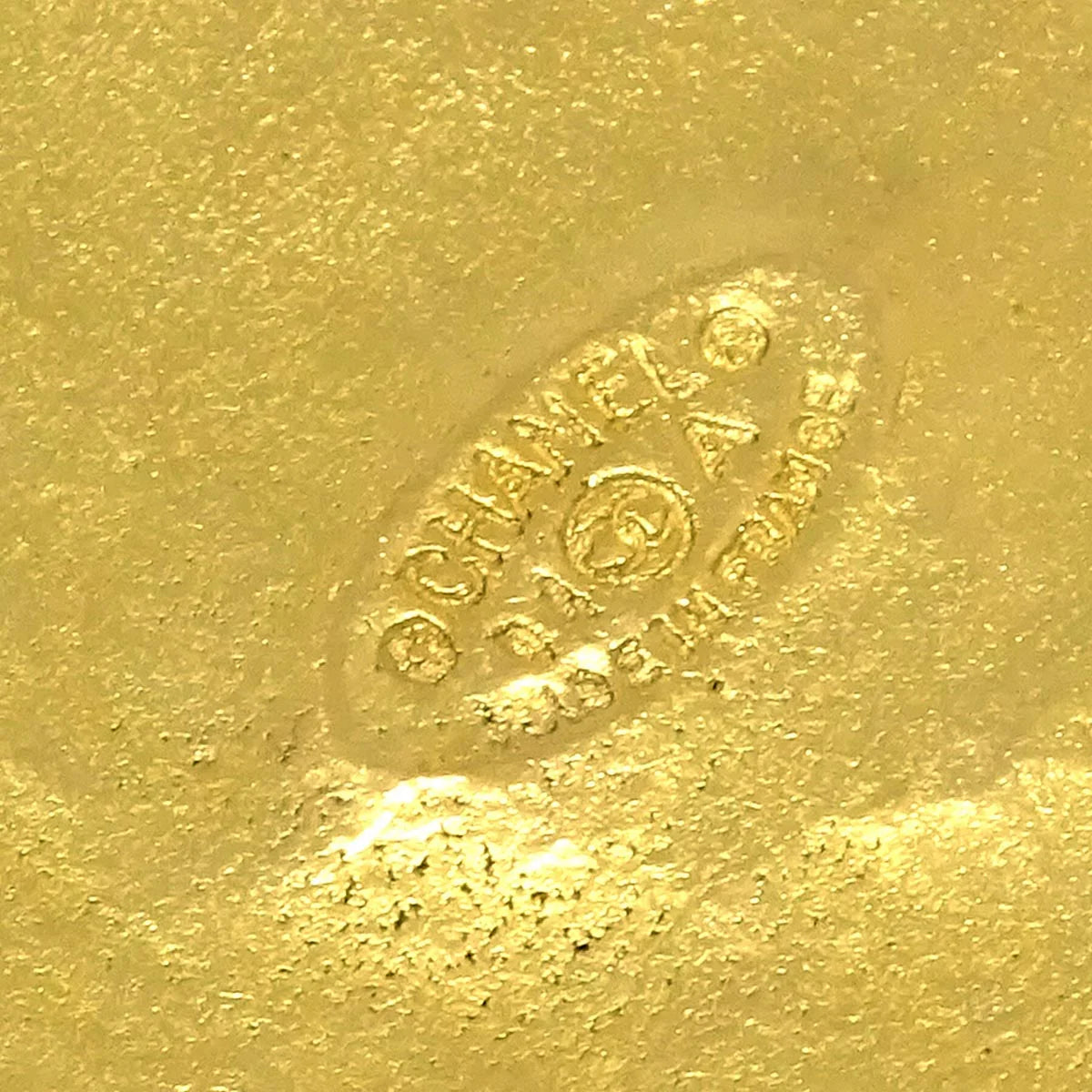 Chanel Medallion Chain Necklace Gold 94A