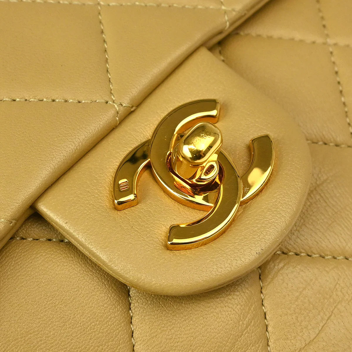 Chanel 1989-1991 Beige Lambskin Mini Classic Square Flap Shoulder Bag 17
